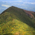 北屏風から水引平と水引入道を望む